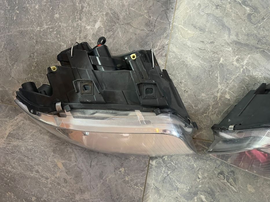 Фары ауди А6С5 с ксеноном