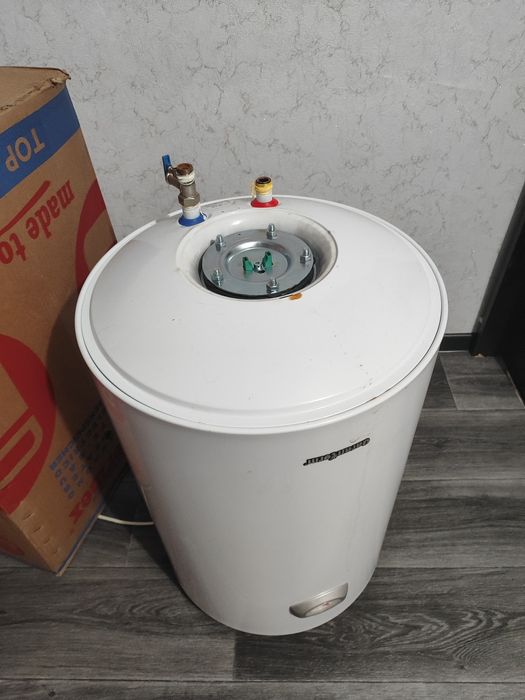 Аристон на 80 л. Бесплатно