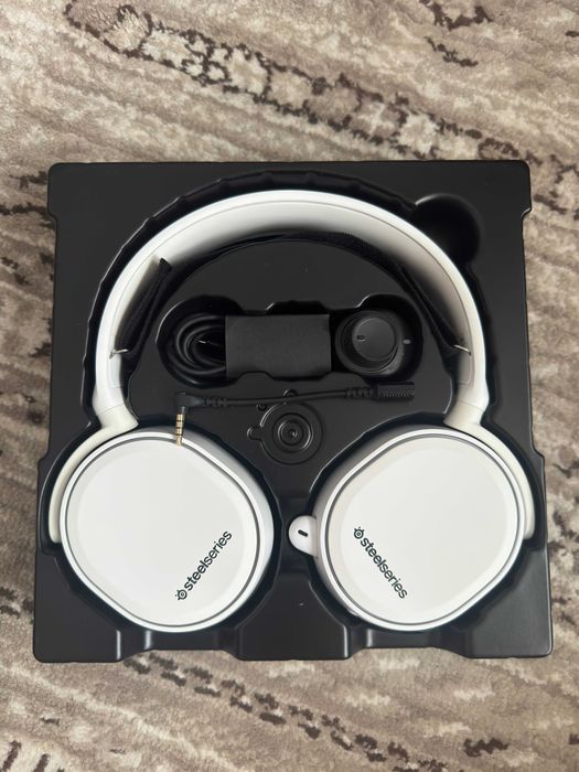 Casti Gaming cu Fir SteelSeries Arctis 5