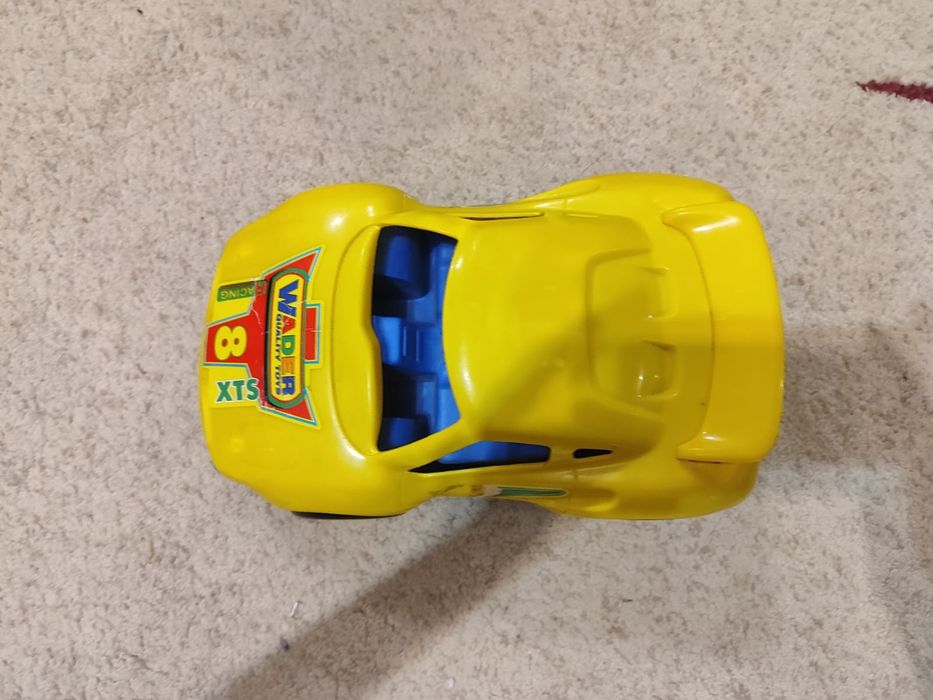 Игрушка машинка в хорошем состоянии