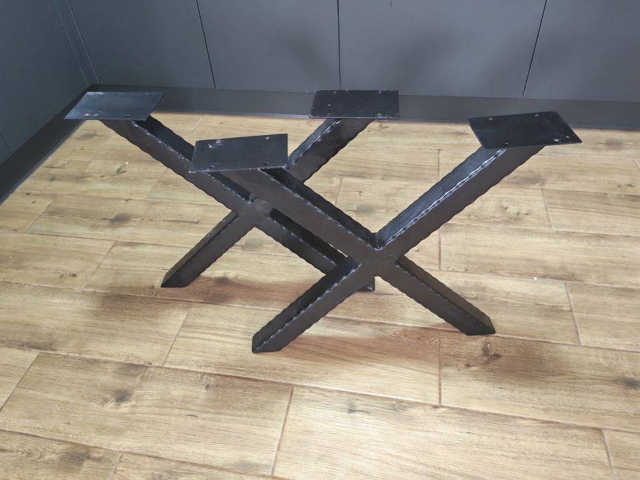 Крака за холна маса