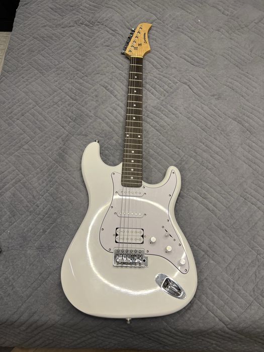 Гитара levinson stratocaster