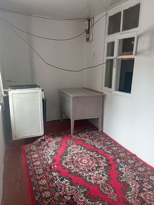 Mirobod tumani. Avenu orqa tomoni. Hovli