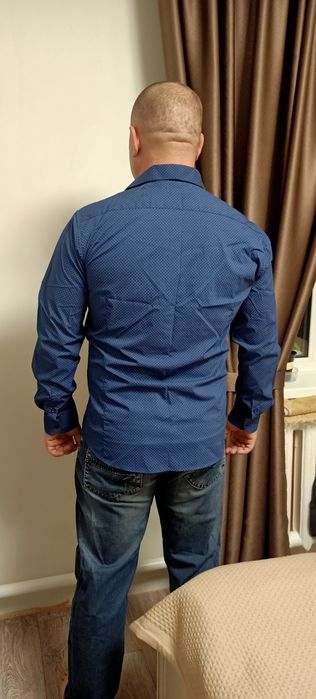 Продам рубашку мужскую