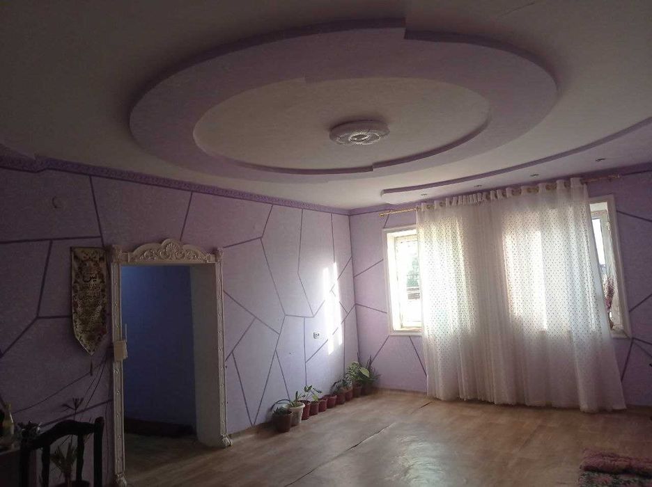 Уй сотилади Тош вил Куйи Чирчик тумани Дустобод  63 сотка