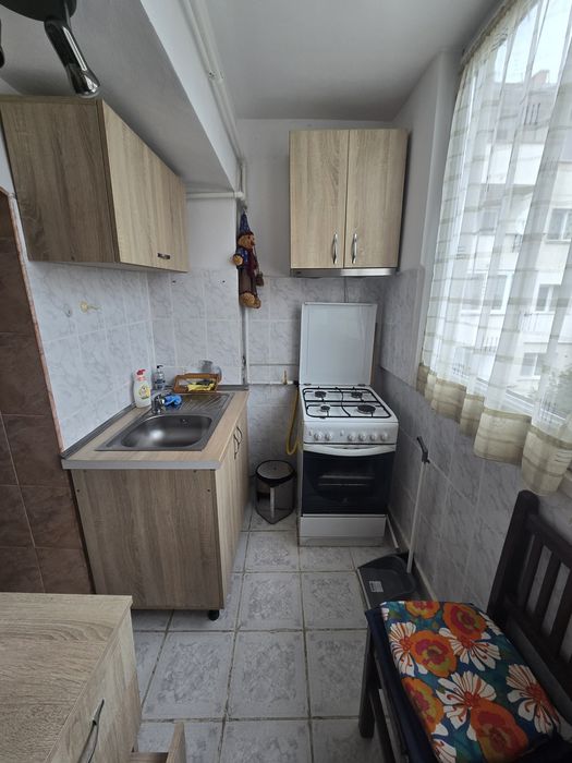 PF vând apartament 2 camere decomandat, utilat