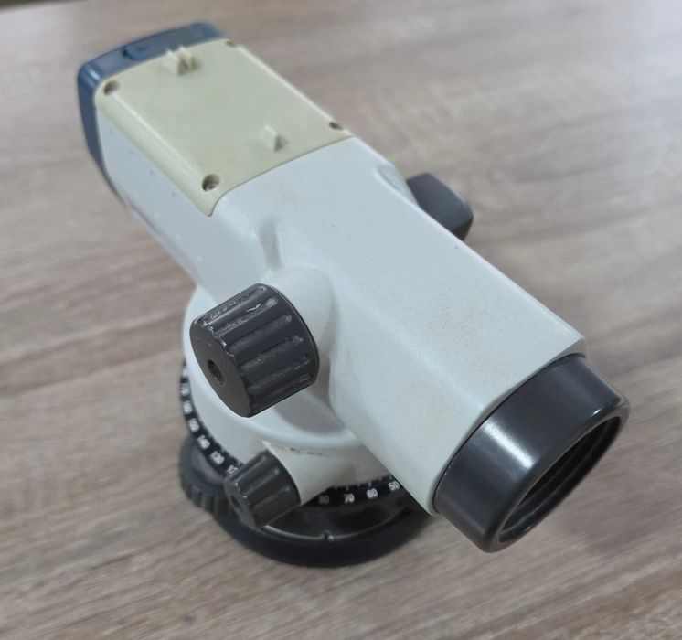 Оптичен нивелир SOKKIA B40