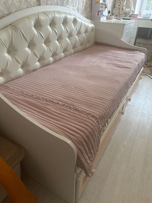 Кровать  для девочки