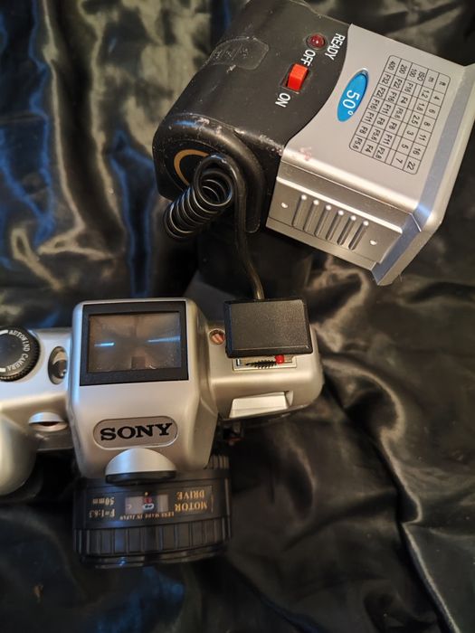 Aparat foto profesional Sony vintage cu gentuta