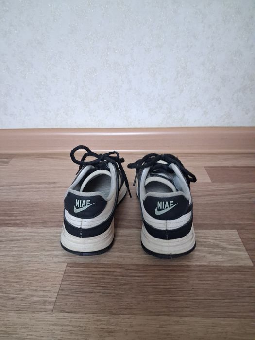 Продам кроссовки