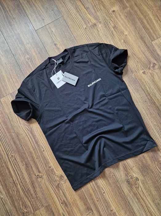 Страхотна мъжка тениска Баленсиага размер 2XL / XL