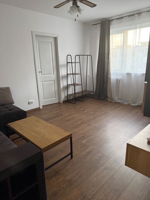 Apartament de închiriat