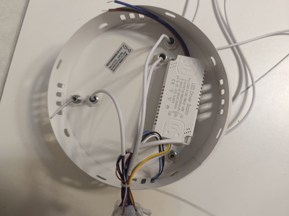 LED люстра новая