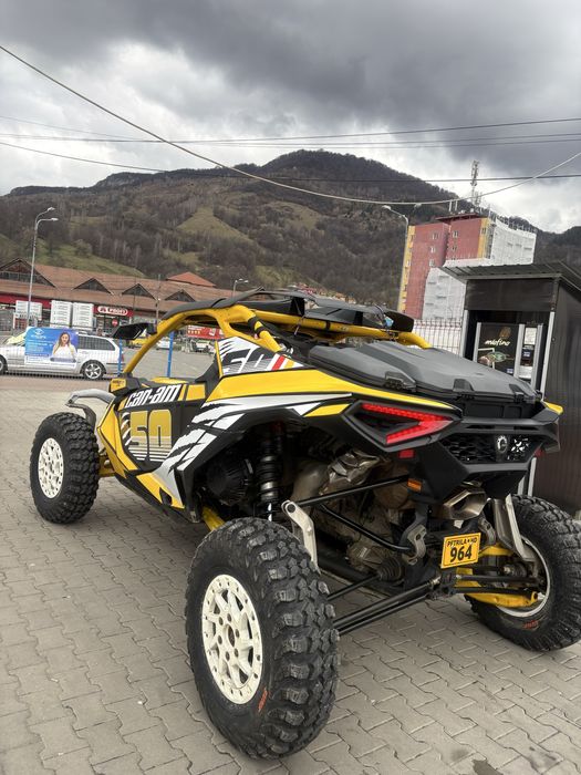 Can-am Maverick r