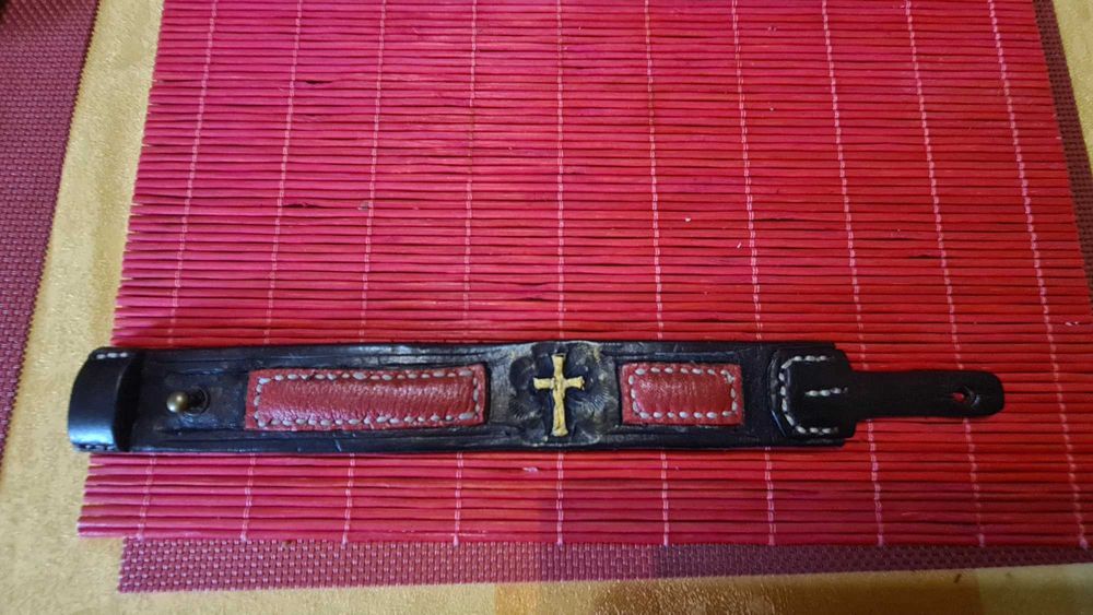 Уникална кожена гривна