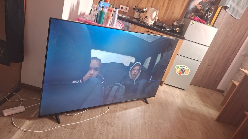 Смарт телевизор б/у в отличном состоянии