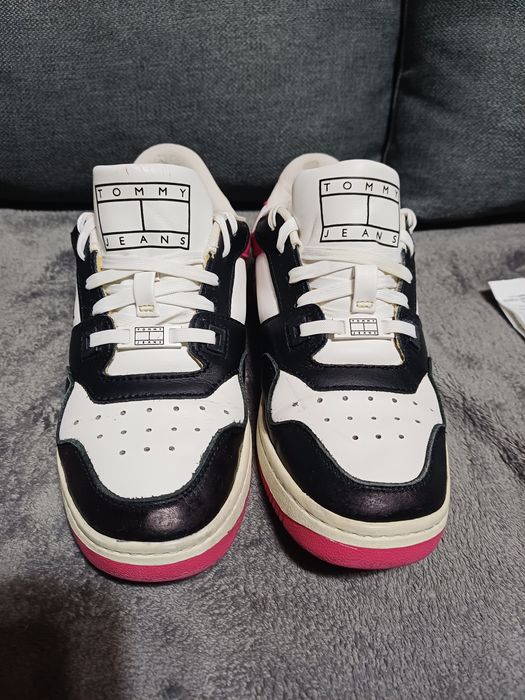 Adidași originali Tommy Jeans din piele