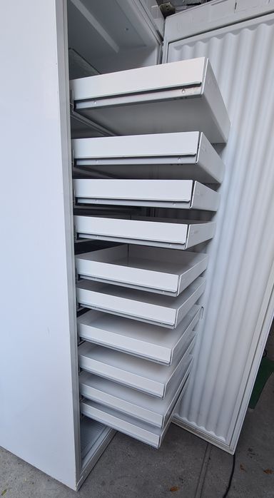 Професионален Хладилен охладител Liebherr FKv 4110 180см