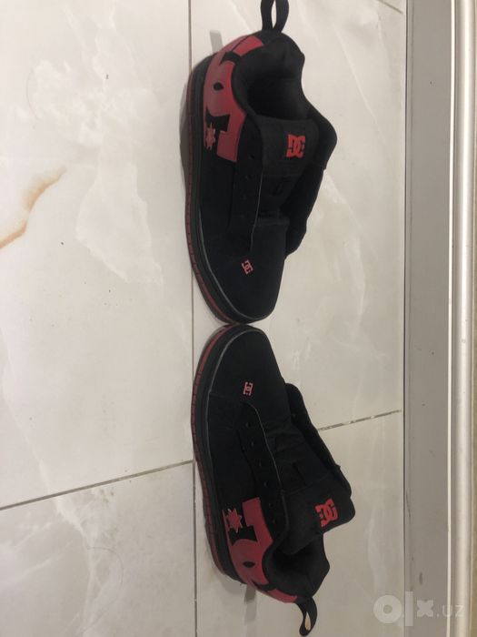 Dc shoes красно черные