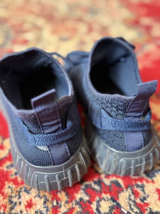 Кроссовка оригинал 40размер