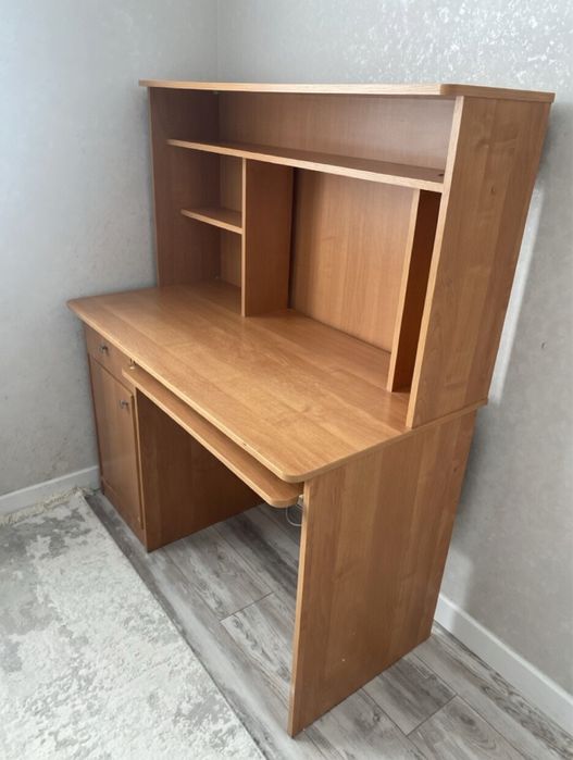 Компютерный стол.