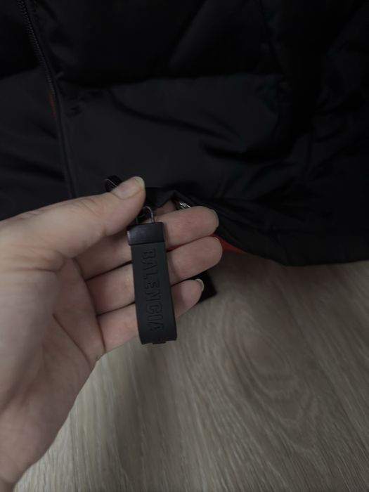 Продам зимнюю куртку