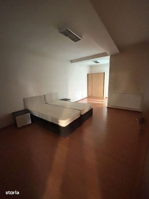 Apartament spatios , parter , zona Libertatii
