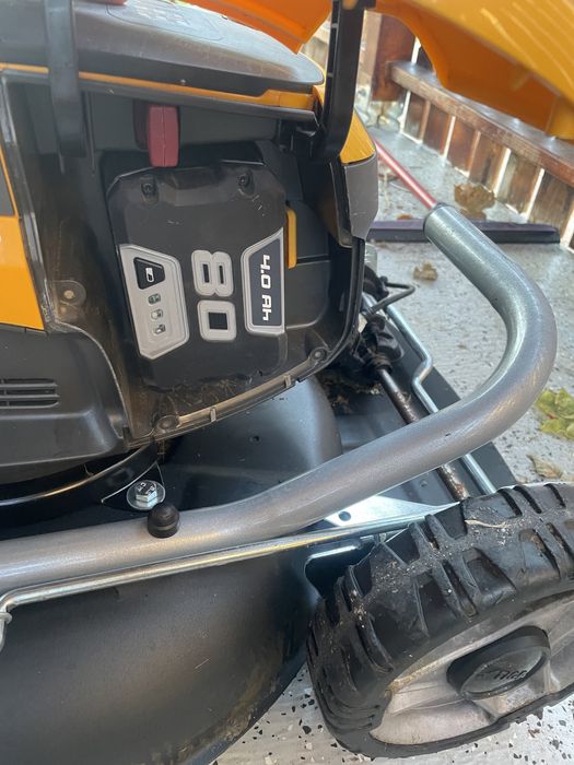 masina de tuns gazon pe acumulator