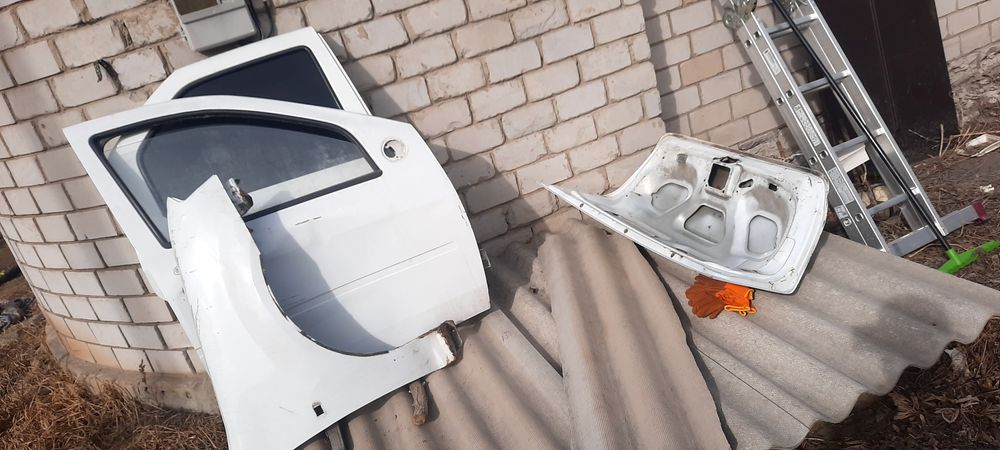 Renault Logan Рено логан, Лада Ларгус  элементы кузова