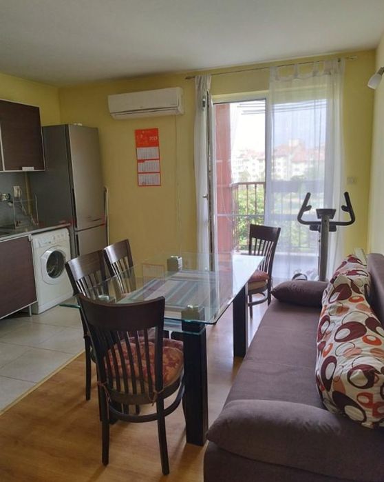 Дава се под наем Тристаен апартамент в София, Студентски град - 80 кв.м за 700 € - Снимка #1