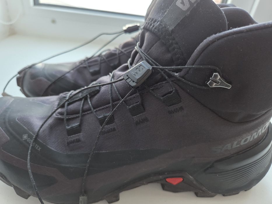 Фирменные кроссовки Salomon