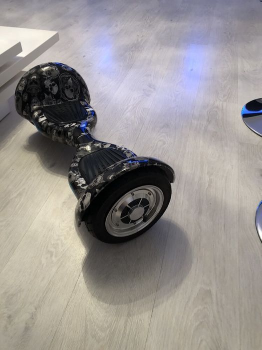 Hoverboard Skull
