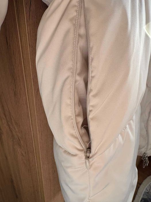 Продавам две дамски якета