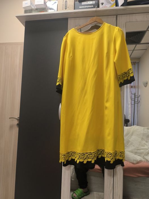 Рокля р-р 46 жълто и черно