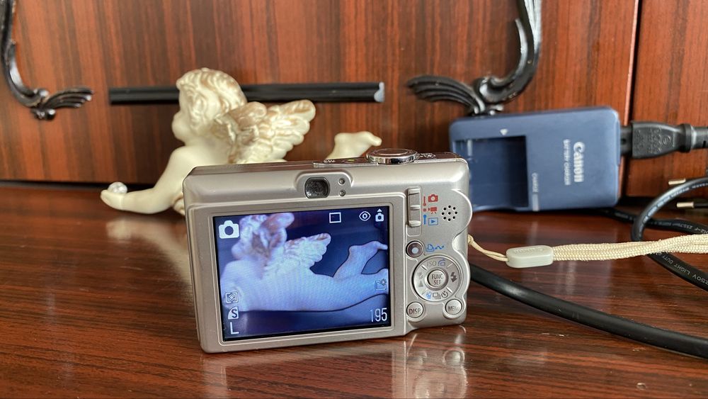 Фотоапарат CANON
