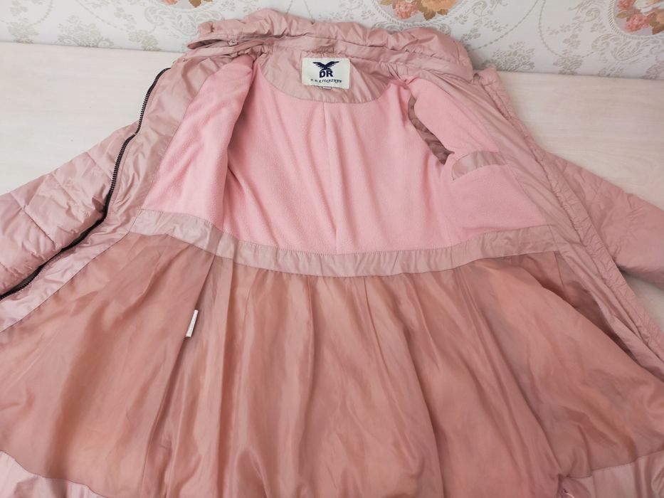 Срочно продам куртку на девочку