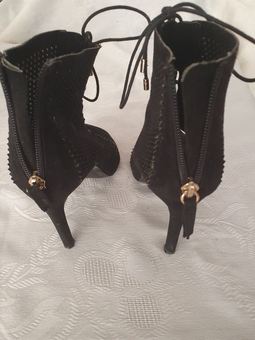 Дамски обувки  с токчета номер 38