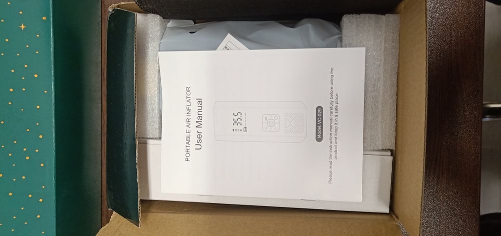 Мини компресор акумулаторен