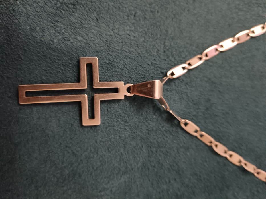 Vând lantisor, brățară și inel, bărbătești din argint 925.