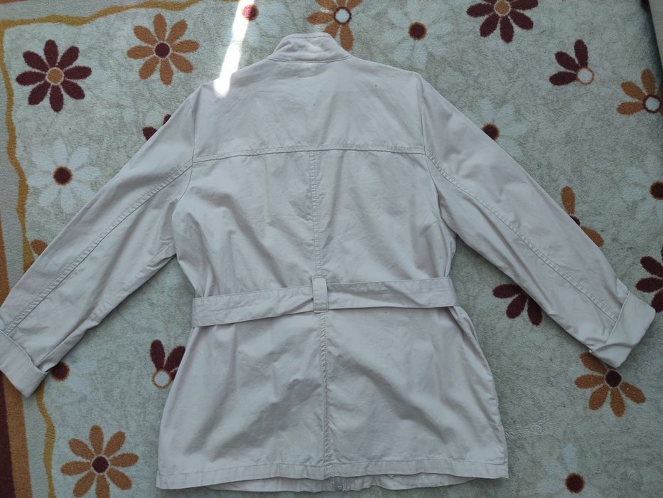 Дамски връхни дрехи р-р  L за 8€