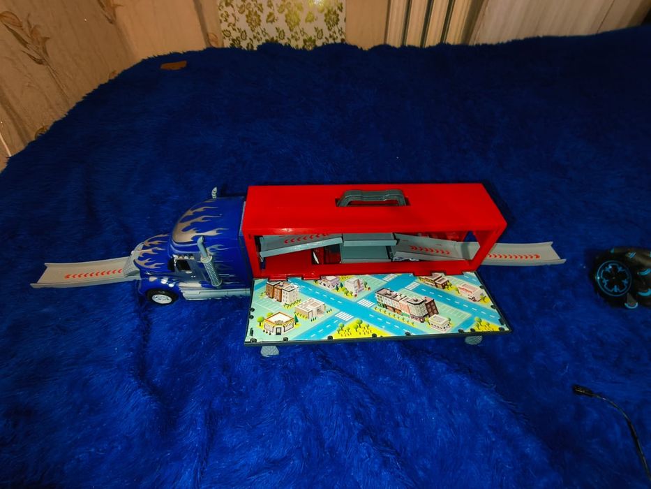 Машина грузовик. Игрушка