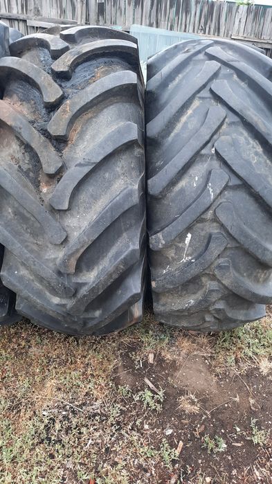 Шины на Комбайн комплекте