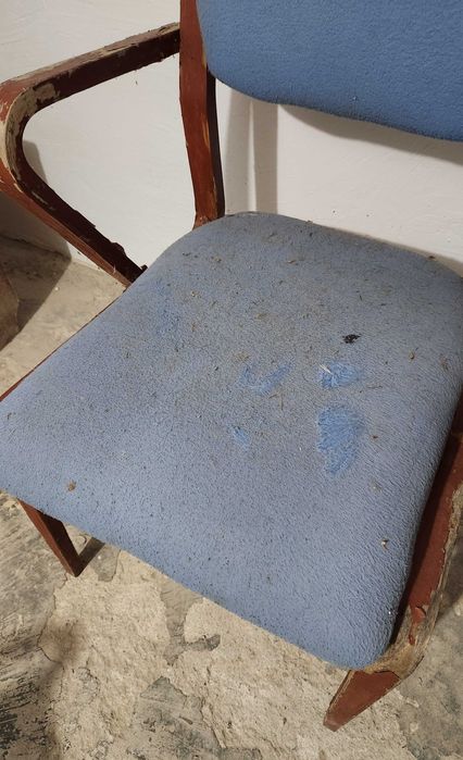 Ретро дървен стол с подлакътници за реставрация