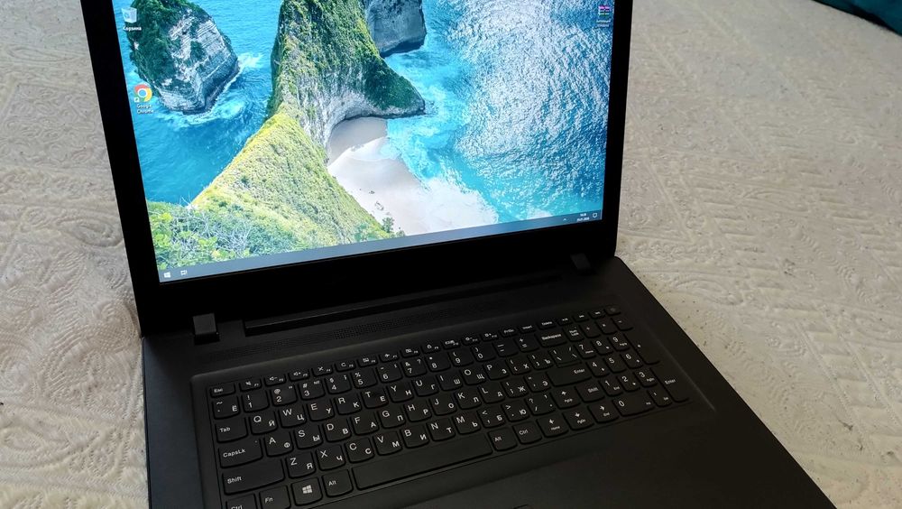 Ноутбук Lenovo 17"