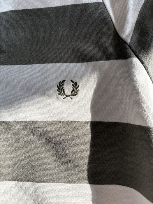Alpha industries- S, FRED PERRY - M