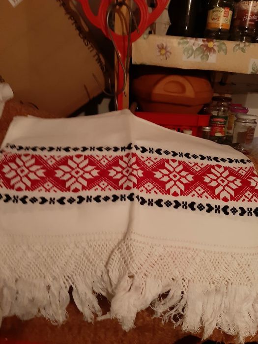 Cuverturi si prosoape artizanale noi neutilizate