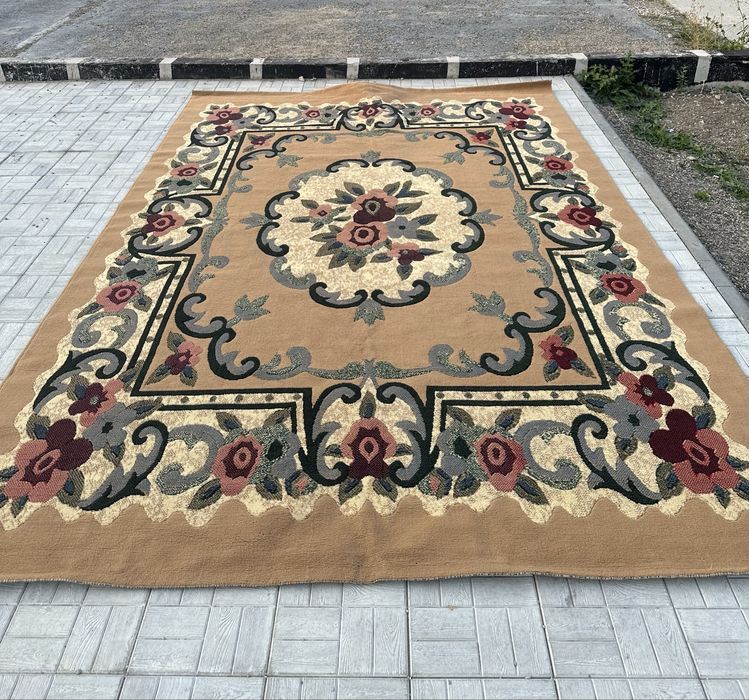 продам ковер в хорошем состоянии