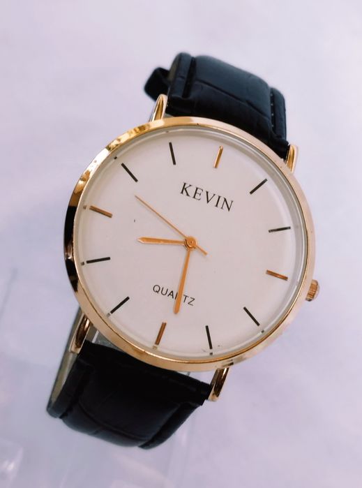 Ceas de mână Kevin cu quartz, din oțel inoxidabil, curea din piele.