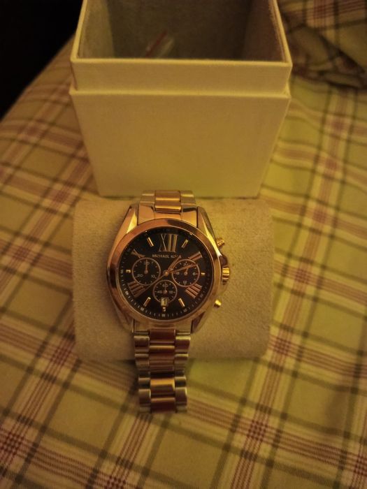 Продам часы Michael Kors!