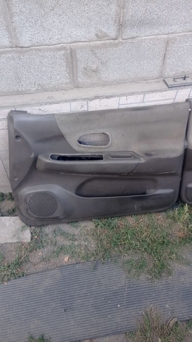 Продам запчасти  Митсубиси Челленджер